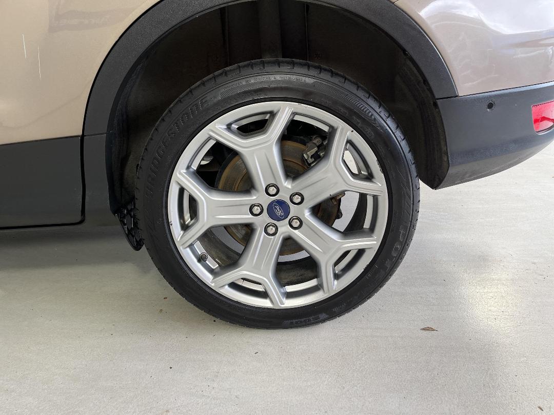 Photo '11' of Ford Escape