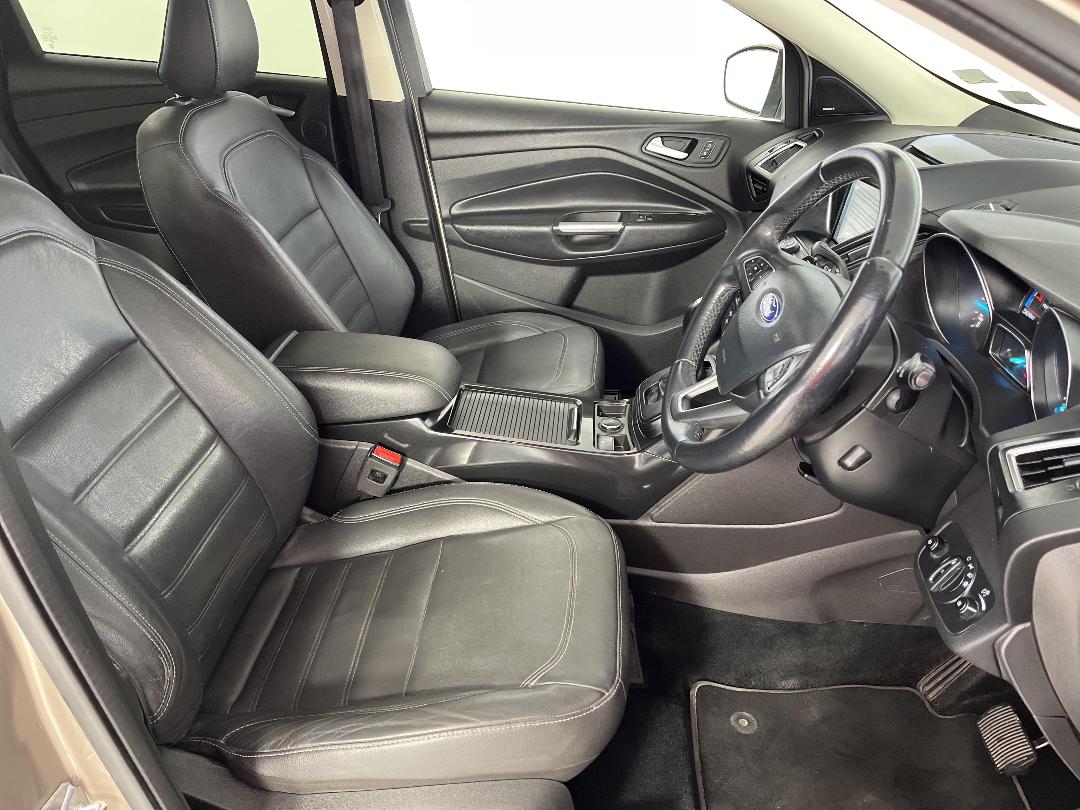 Photo '16' of Ford Escape