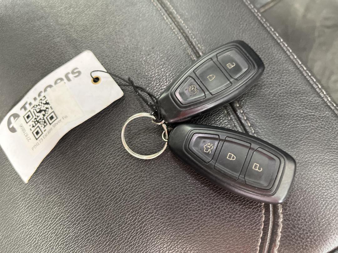 Photo '22' of Ford Escape