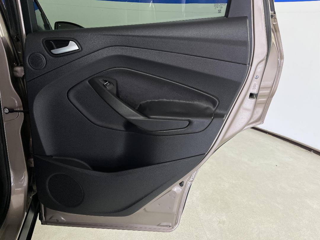 Photo '19' of Ford Escape