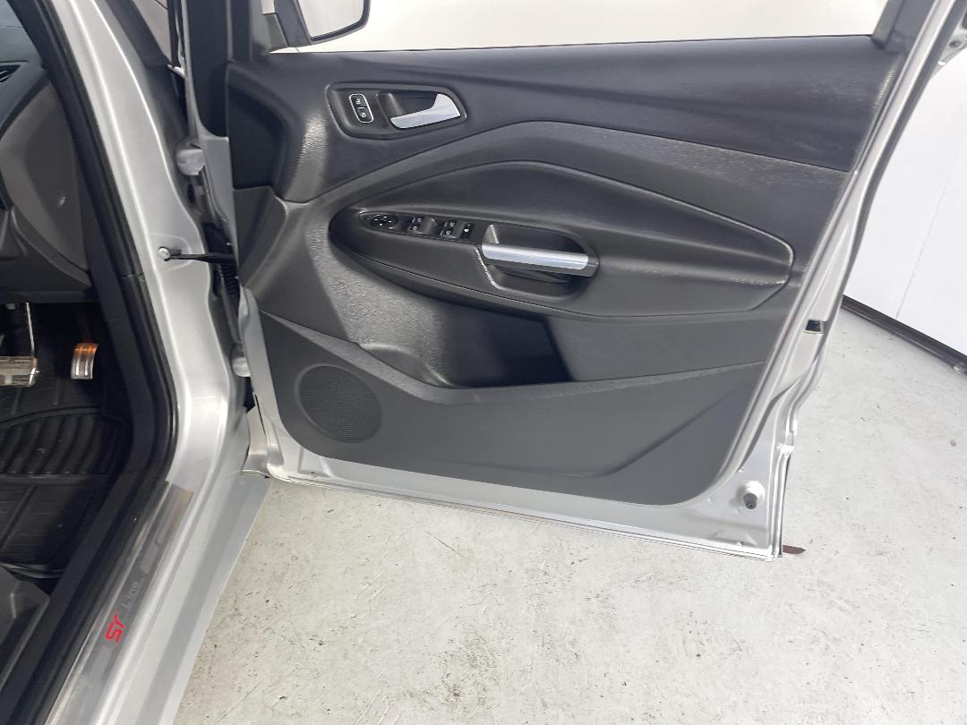 Photo '15' of Ford Escape Photo '15' of Ford Escape