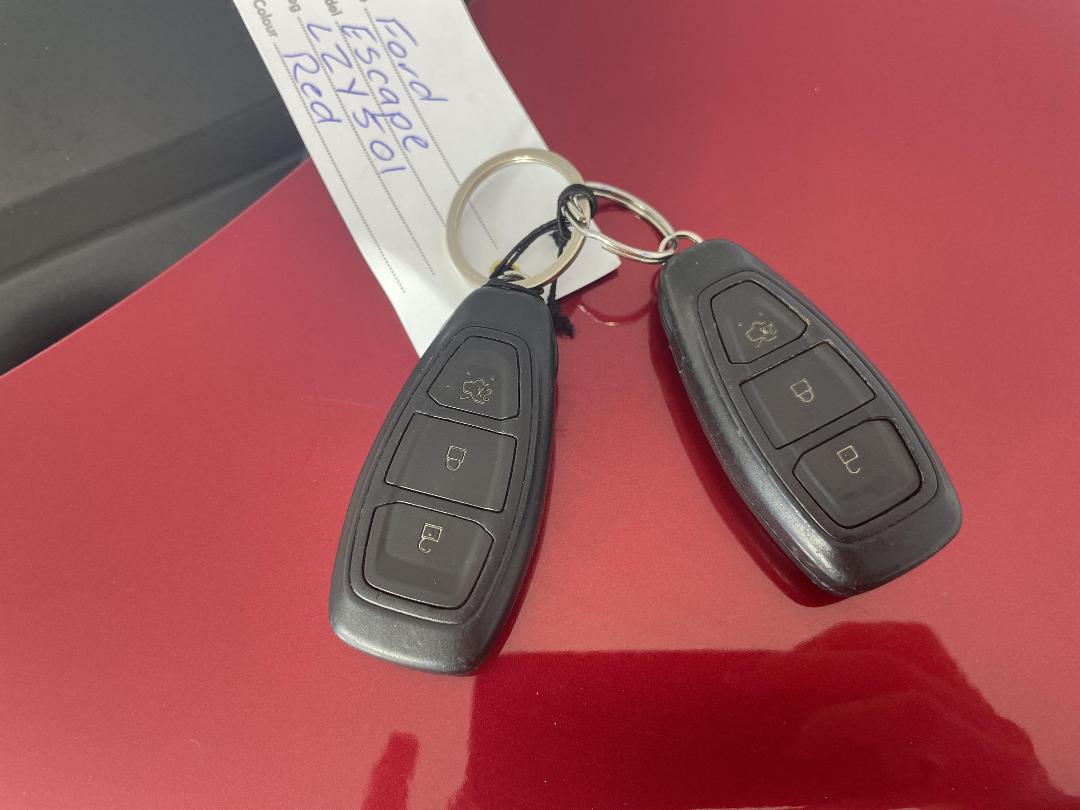 Photo '22' of Ford Escape Photo '22' of Ford Escape