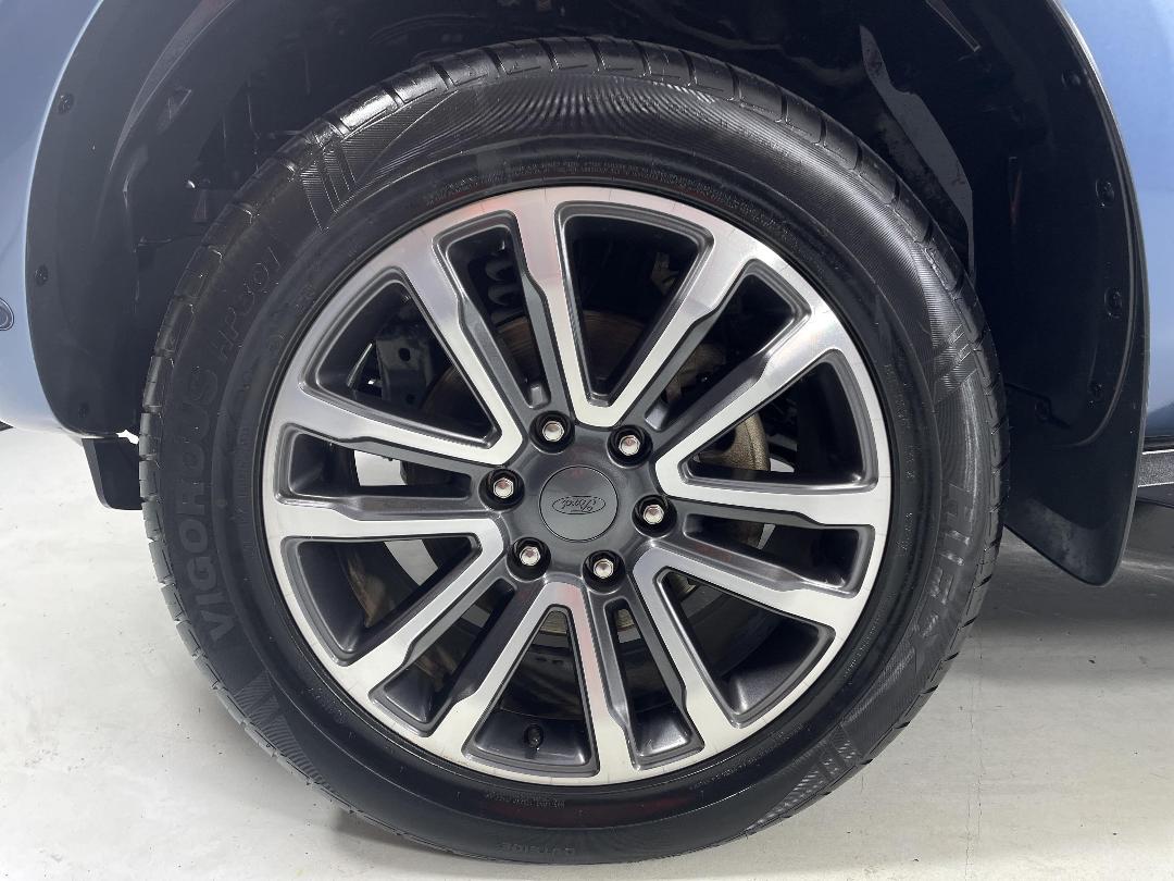 Photo '10' of Ford Everest Photo '10' of Ford Everest