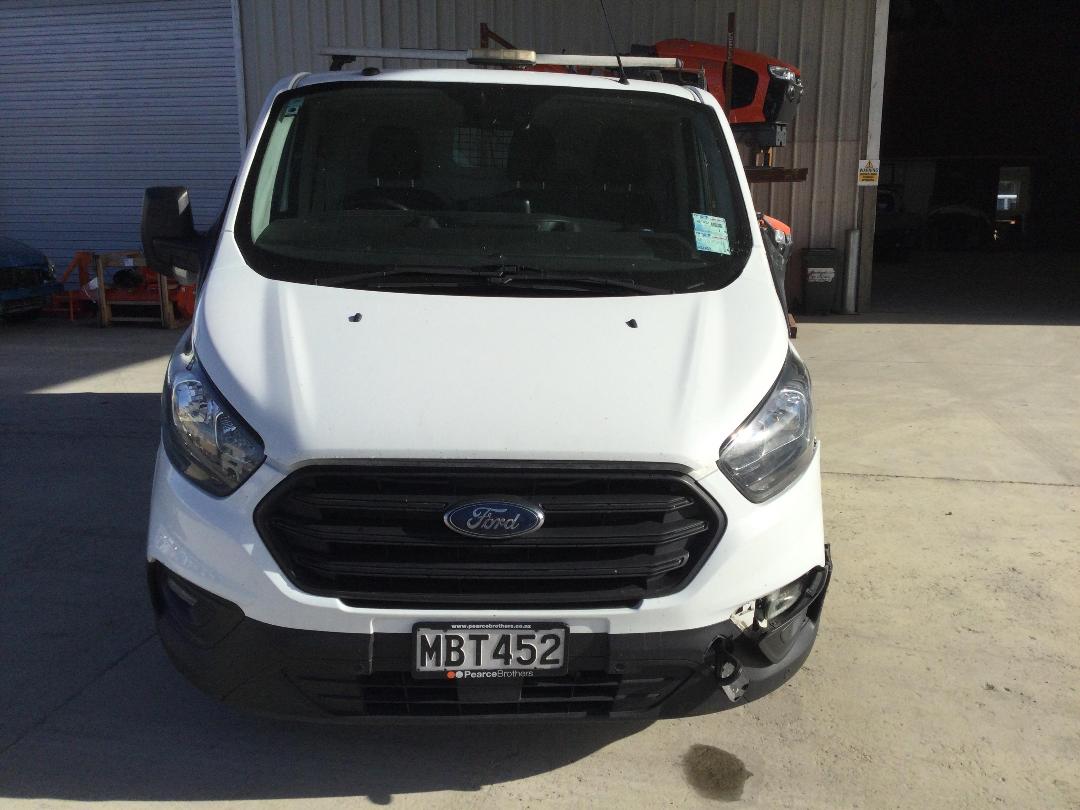 Photo '2' of Ford Transit Custom SWB LOW Roof