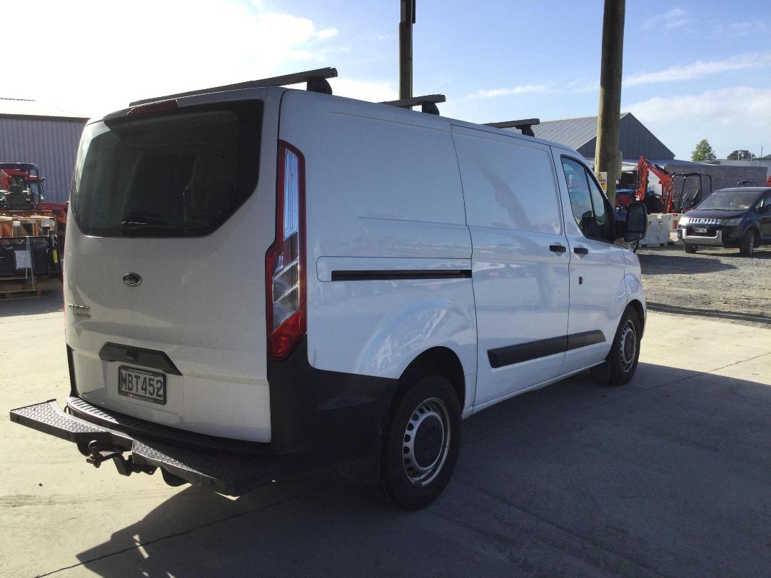 Photo '7' of Ford Transit Custom SWB LOW Roof