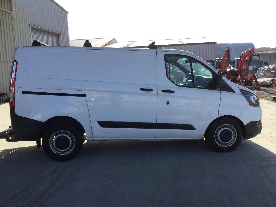 Photo '8' of Ford Transit Custom SWB LOW Roof
