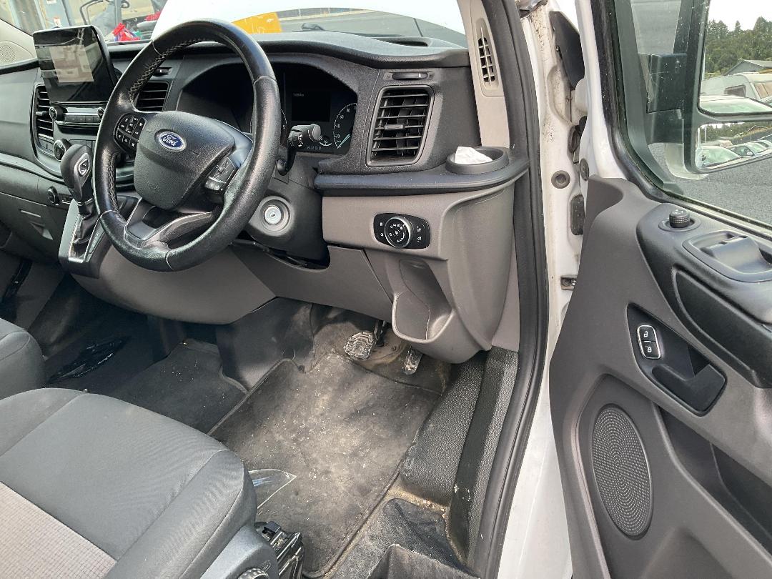 Photo '5' of Ford Transit Custom SWB LOW Roof