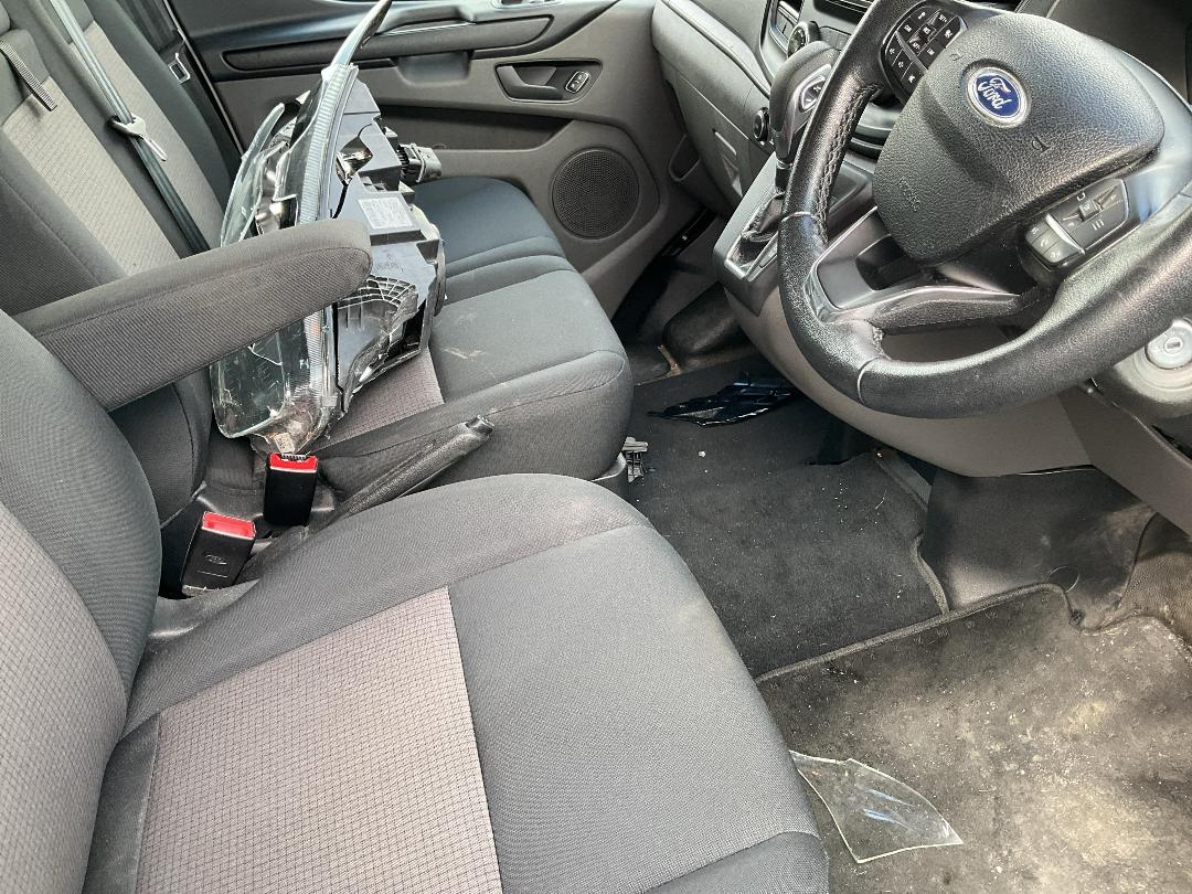 Photo '7' of Ford Transit Custom SWB LOW Roof