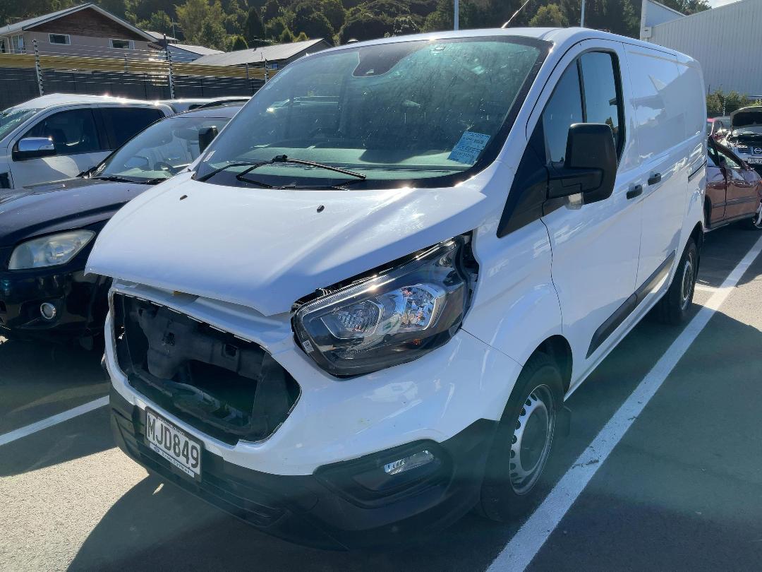 Photo '2' of Ford Transit Custom SWB LOW Roof