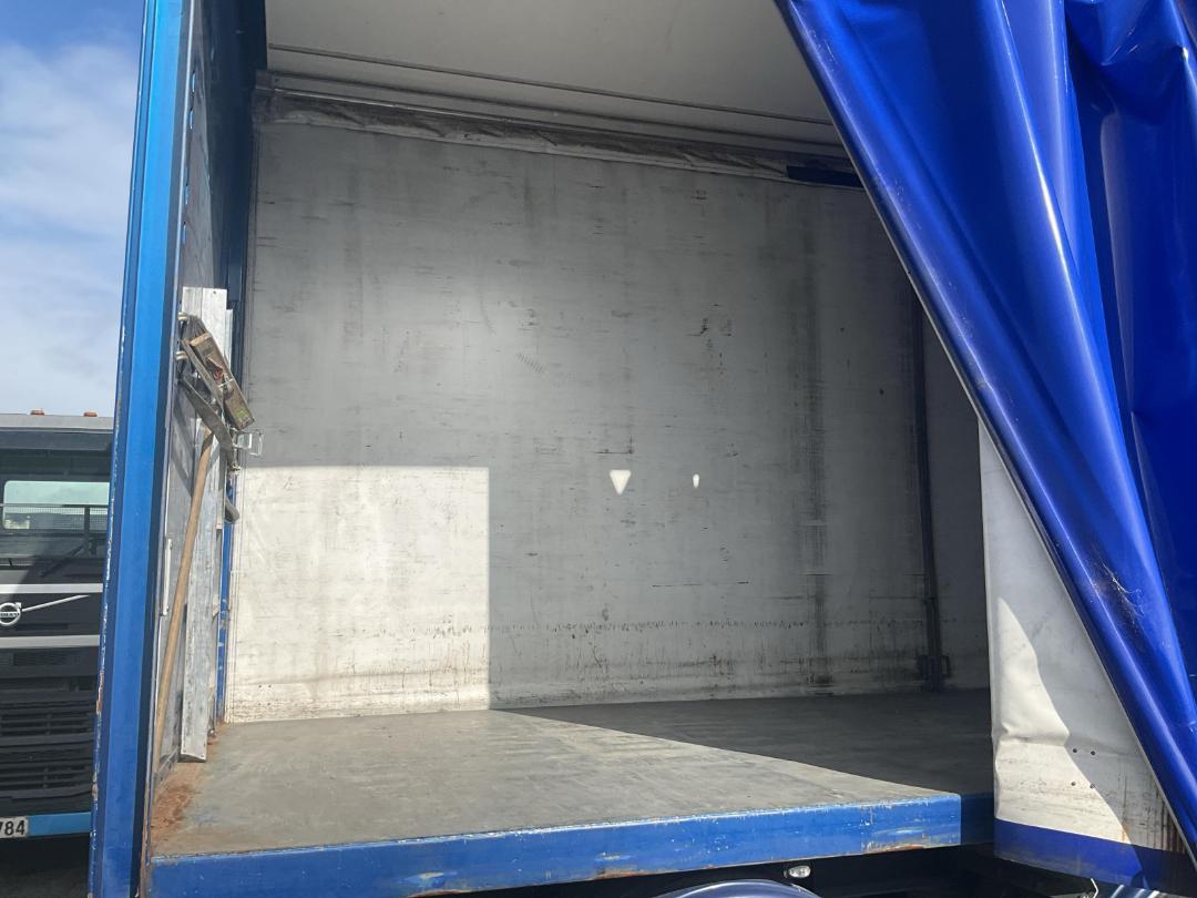 Photo '30' of FREIGHTER CURTAINSIDER 3 AXLE CURTAINSIDER Curtain/Chiller B-Train Photo '30' of FREIGHTER CURTAINSIDER 3 AXLE CURTAINSIDER Curtain/Chiller B-Train
