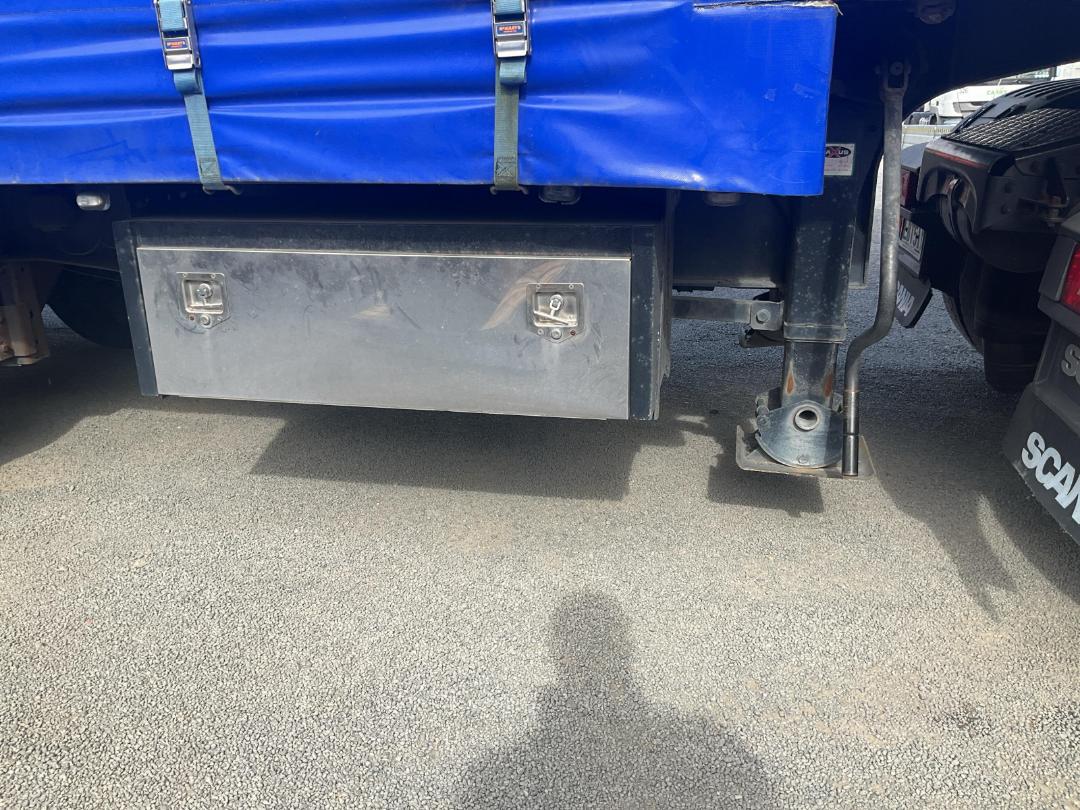 Photo '34' of FREIGHTER CURTAINSIDER 3 AXLE CURTAINSIDER Curtain/Chiller B-Train Photo '34' of FREIGHTER CURTAINSIDER 3 AXLE CURTAINSIDER Curtain/Chiller B-Train