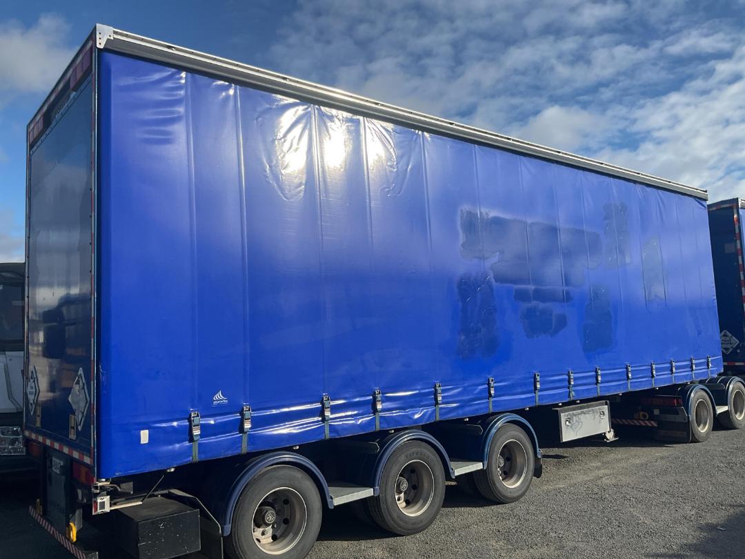 Photo '4' of FREIGHTER CURTAINSIDER 3 AXLE SEMI TRAILER Curtain/Chiller B-Train Photo '4' of FREIGHTER CURTAINSIDER 3 AXLE SEMI TRAILER Curtain/Chiller B-Train