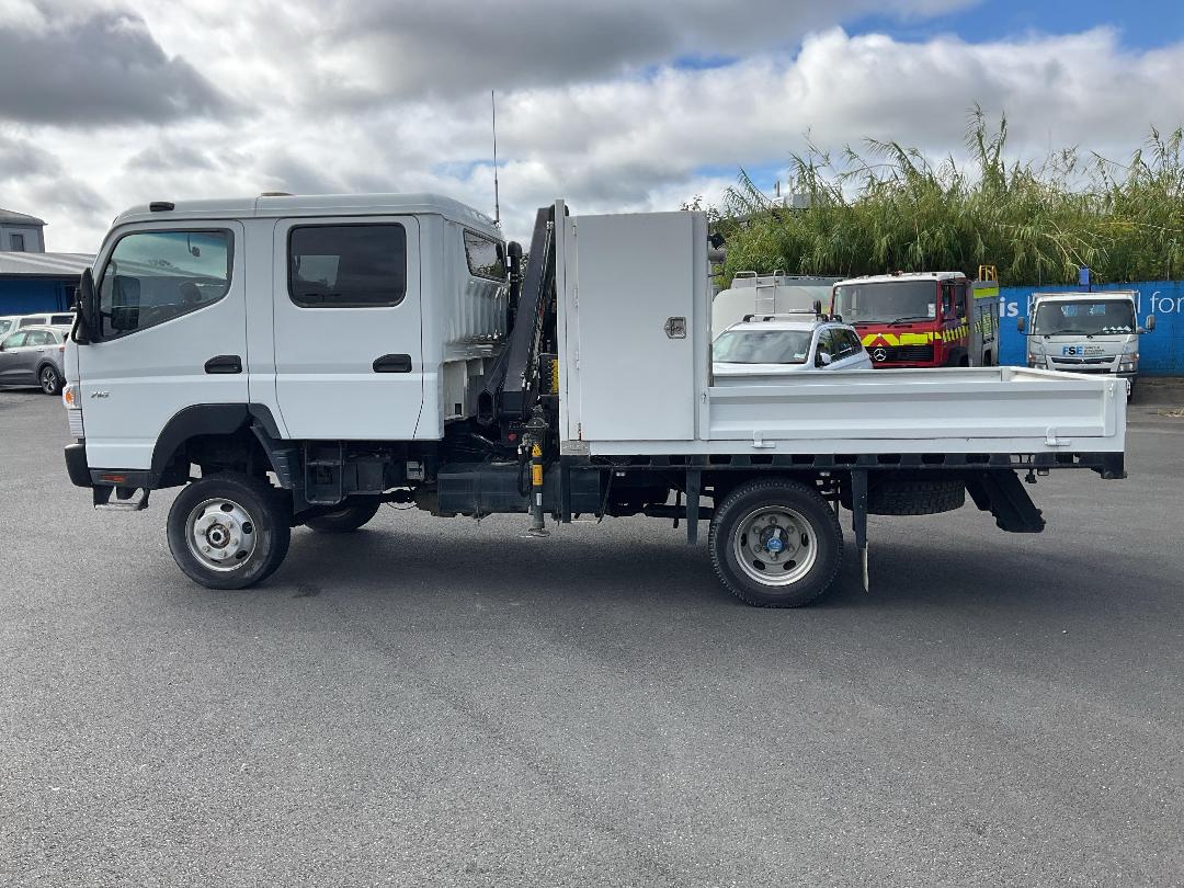 Photo '7' of Fuso Canter 716-4WD Dcab FGB71ER6Wfac Flat Deck Crane
