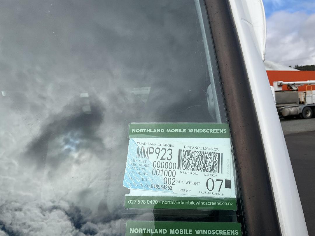 Photo '20' of Fuso Canter 716-4WD Dcab FGB71ER6Wfac Flat Deck Crane