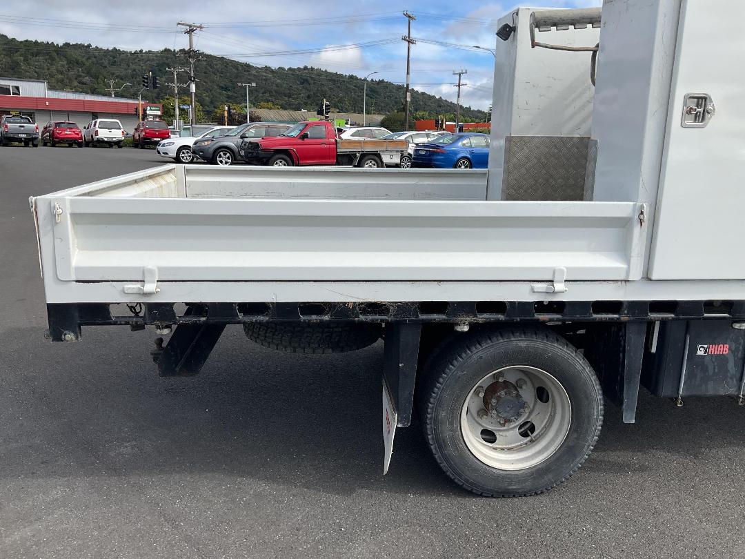 Photo '25' of Fuso Canter 716-4WD Dcab FGB71ER6Wfac Flat Deck Crane