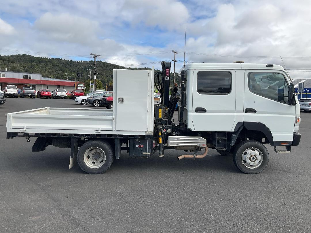 Photo '3' of Fuso Canter 716-4WD Dcab FGB71ER6Wfac Flat Deck Crane