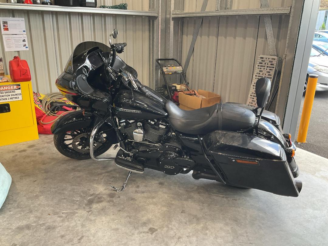 Photo '2' of Harley Davidson Touring 19 Road Glide S