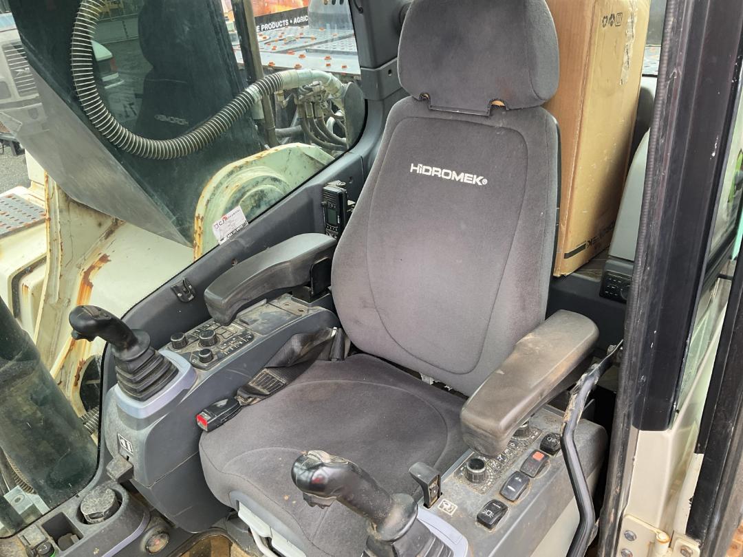 Photo '14' of HiDROMEK HMK300LC-3 Excavator