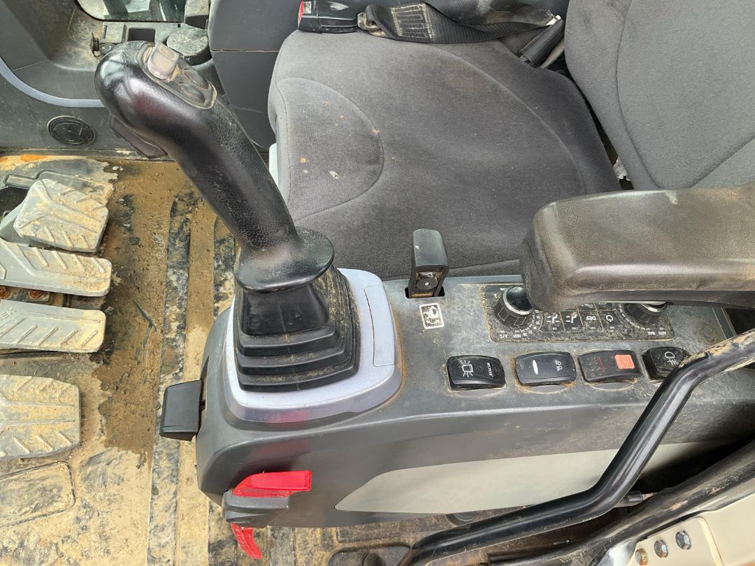 Photo '24' of HiDROMEK HMK300LC-3 Excavator