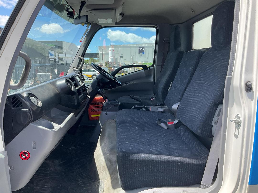 Photo '21' of Hino 300 XJC720R Flat Deck