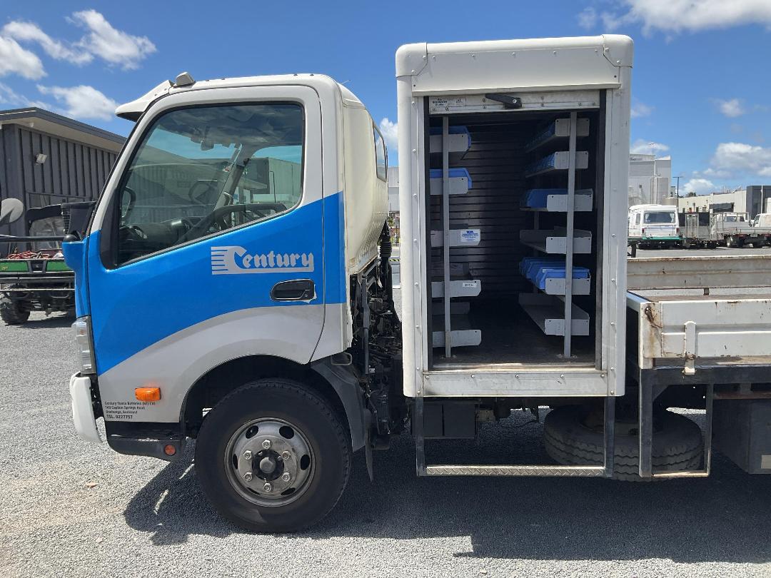 Photo '23' of Hino 300 XJC720R Flat Deck