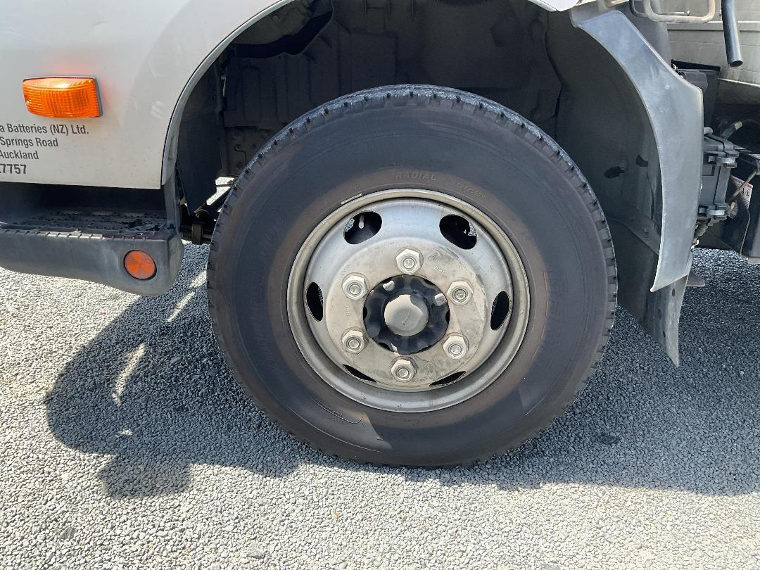 Photo '42' of Hino 300 XJC720R Flat Deck