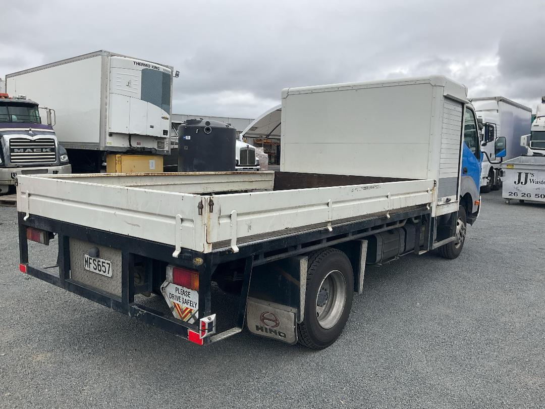 Photo '4' of Hino 300 XJC720R Flat Deck