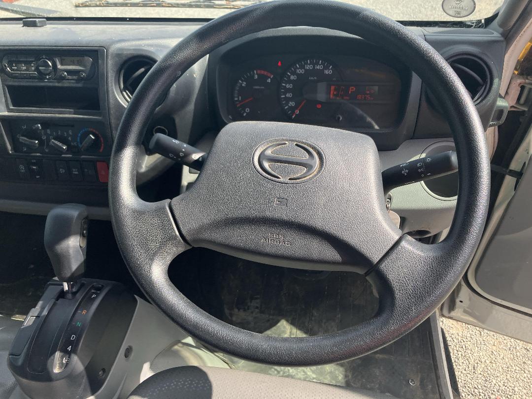 Photo '13' of Hino Dutro Flat Deck