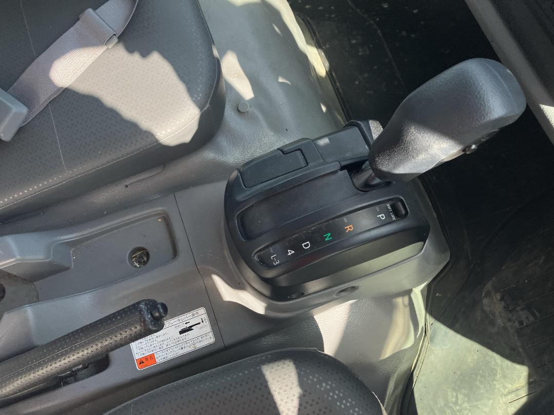 Photo '16' of Hino Dutro Flat Deck