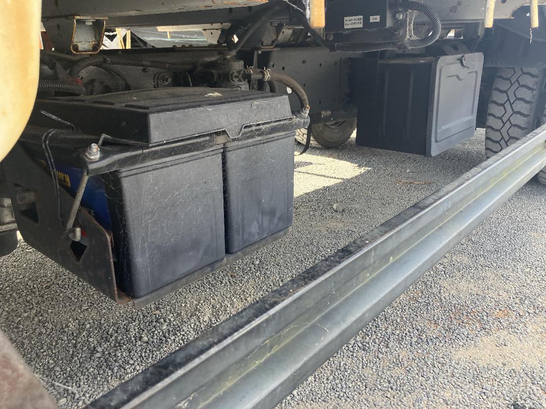 Photo '28' of Hino Dutro Flat Deck