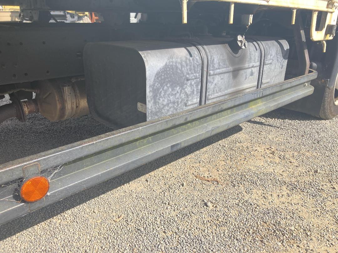 Photo '29' of Hino Dutro Flat Deck