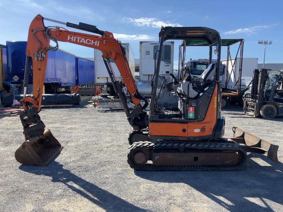 Photo '7' of Hitachi ZX33U-5A Excavator