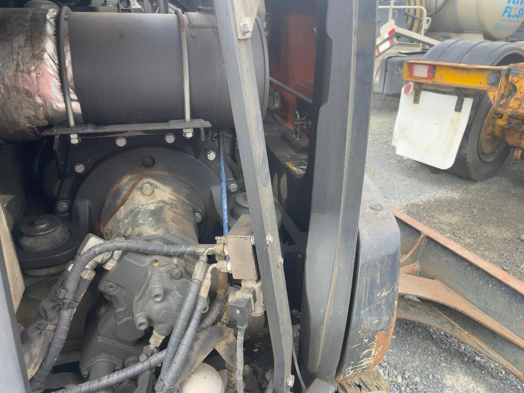 Photo '16' of Hitachi ZX65USB-5A Excavator