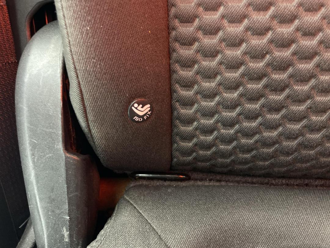 Photo '23' of Holden Acadia Photo '23' of Holden Acadia