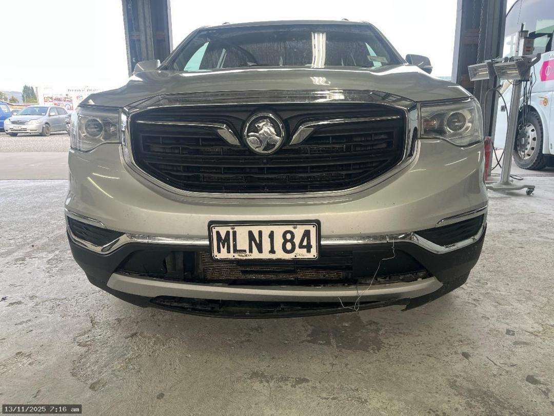 Photo '3' of Holden Acadia LT Photo '3' of Holden Acadia LT