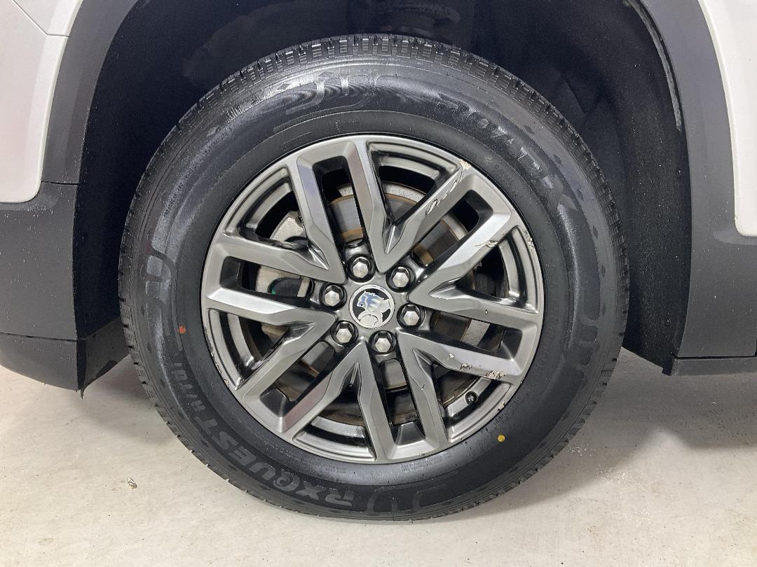 Photo '10' of Holden Acadia