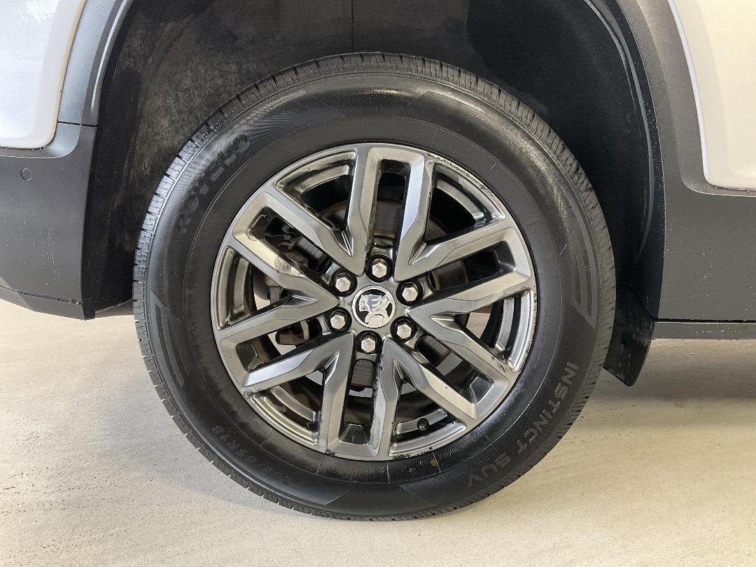 Photo '12' of Holden Acadia