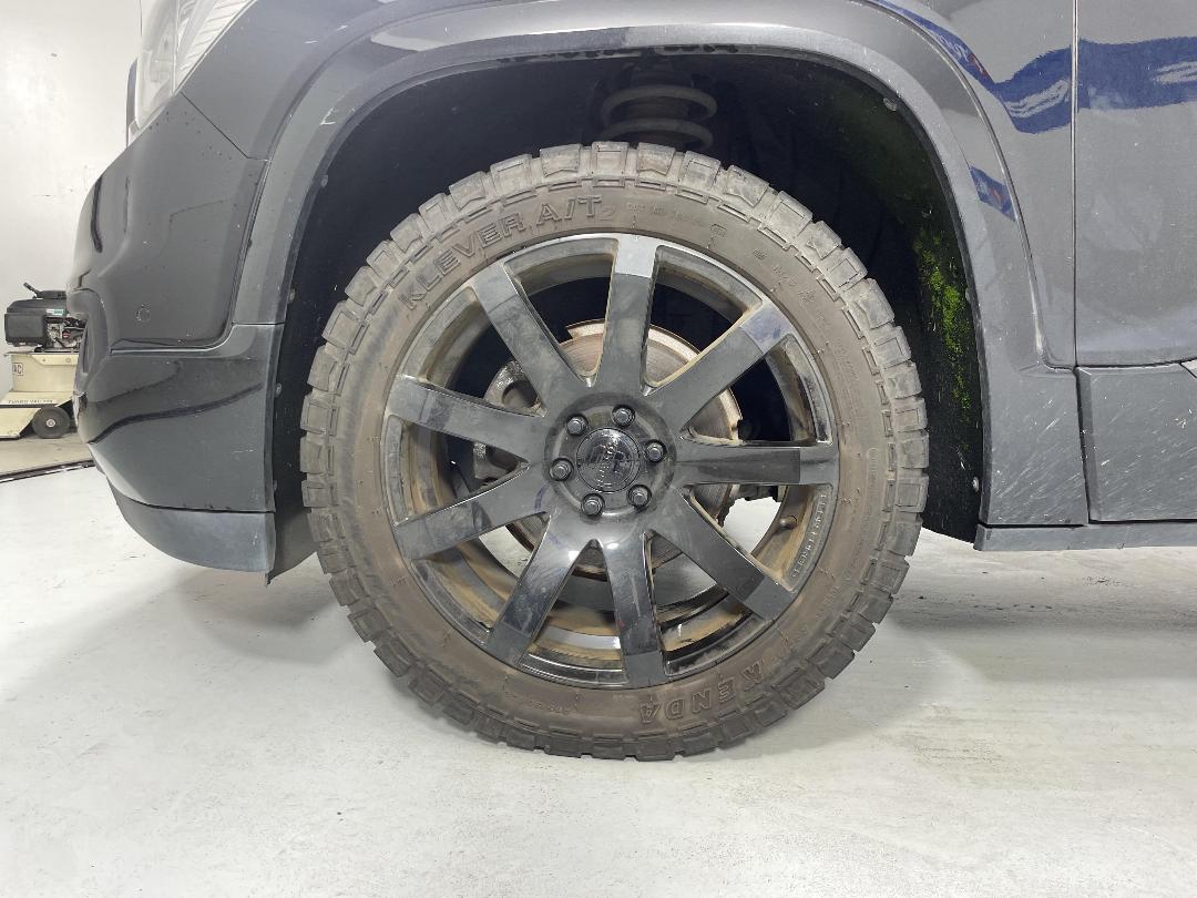 Photo '10' of Holden Acadia