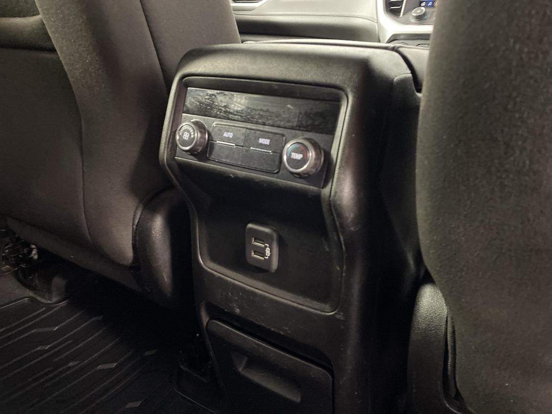 Photo '33' of Holden Acadia Photo '33' of Holden Acadia