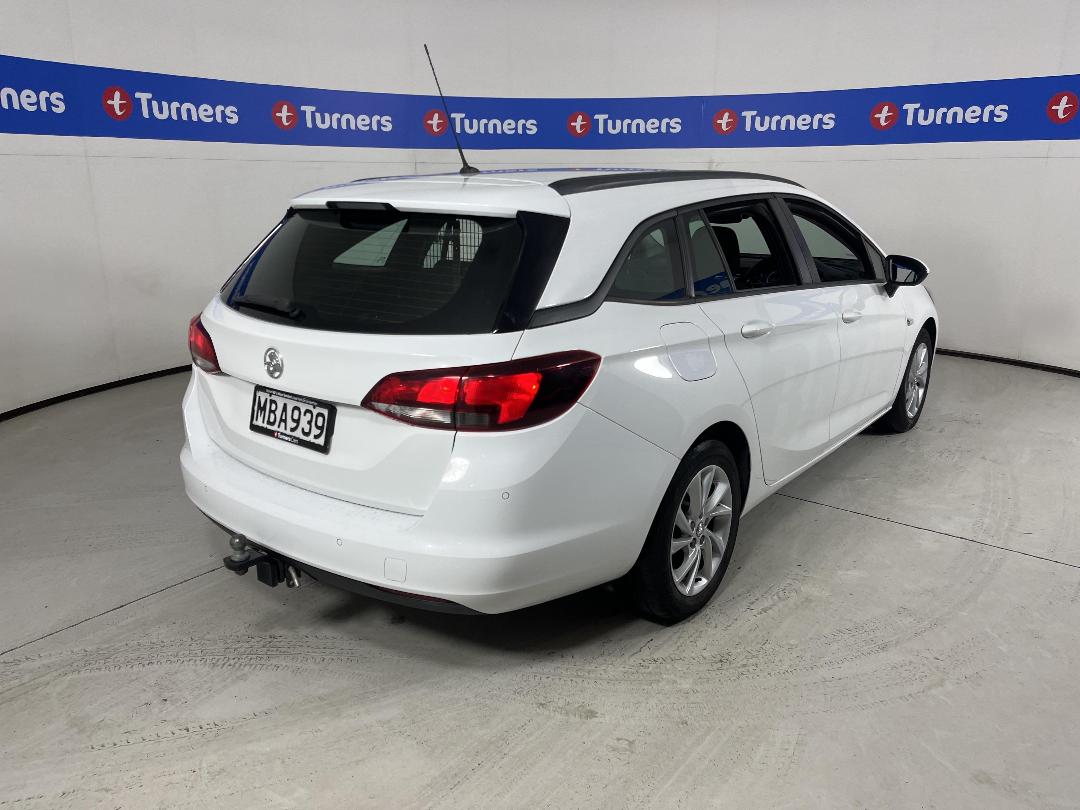 Photo '7' of Holden Astra