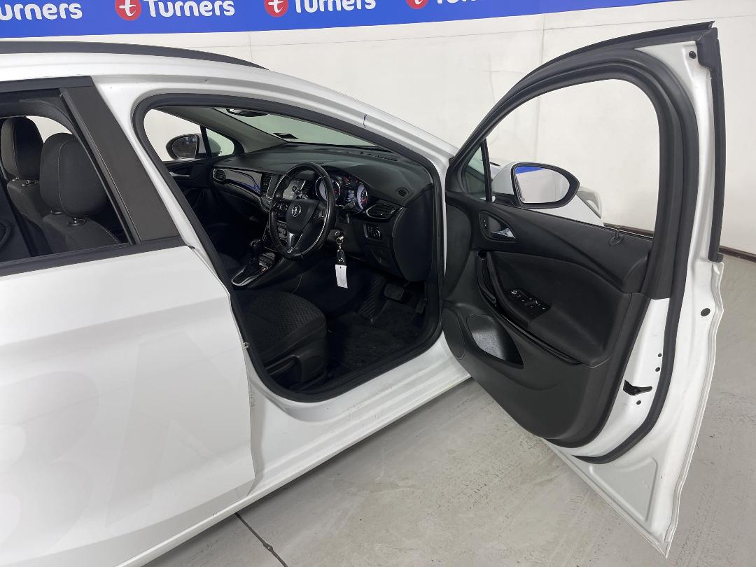 Photo '15' of Holden Astra