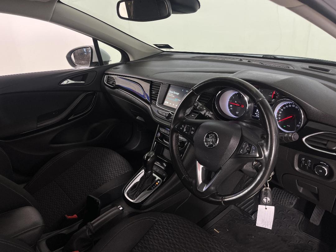 Photo '16' of Holden Astra