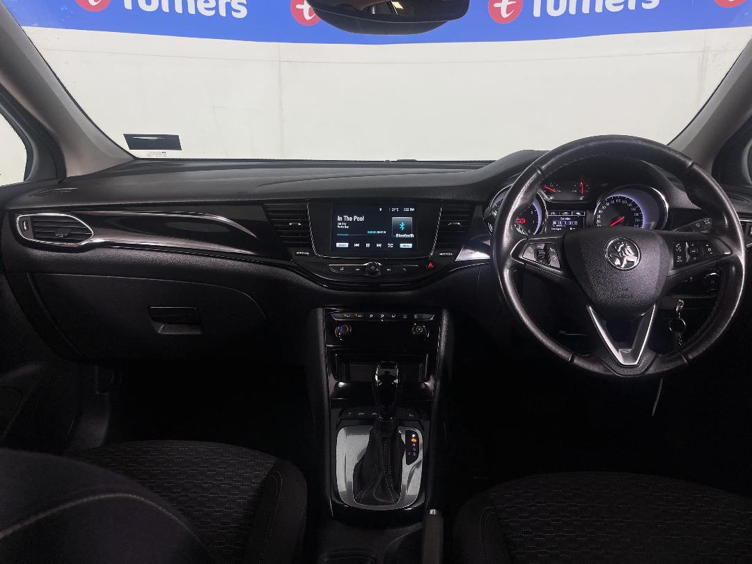 Photo '17' of Holden Astra