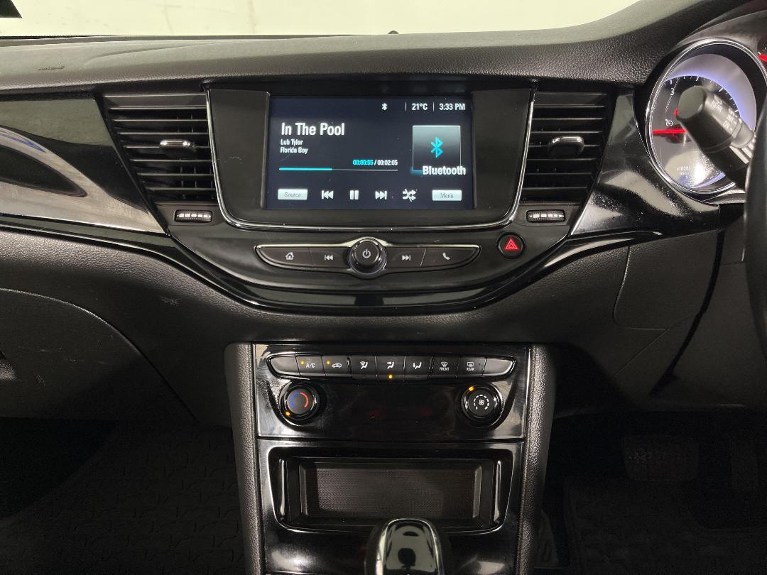 Photo '18' of Holden Astra