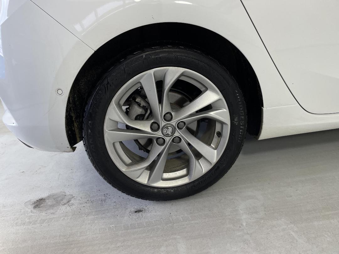 Photo '12' of Holden Astra Photo '12' of Holden Astra