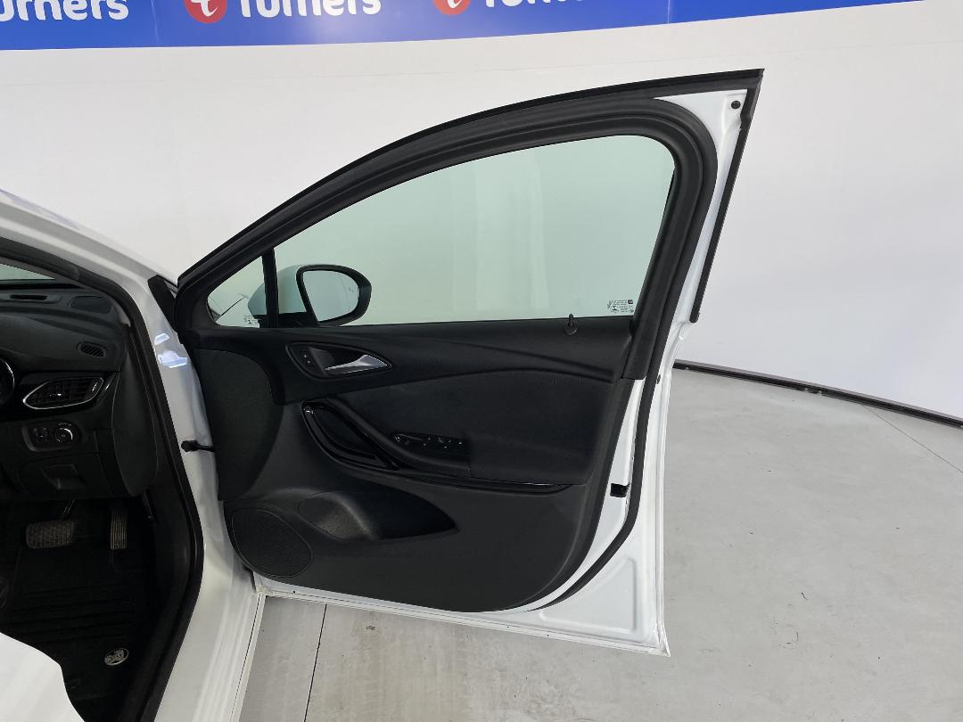 Photo '15' of Holden Astra Photo '15' of Holden Astra