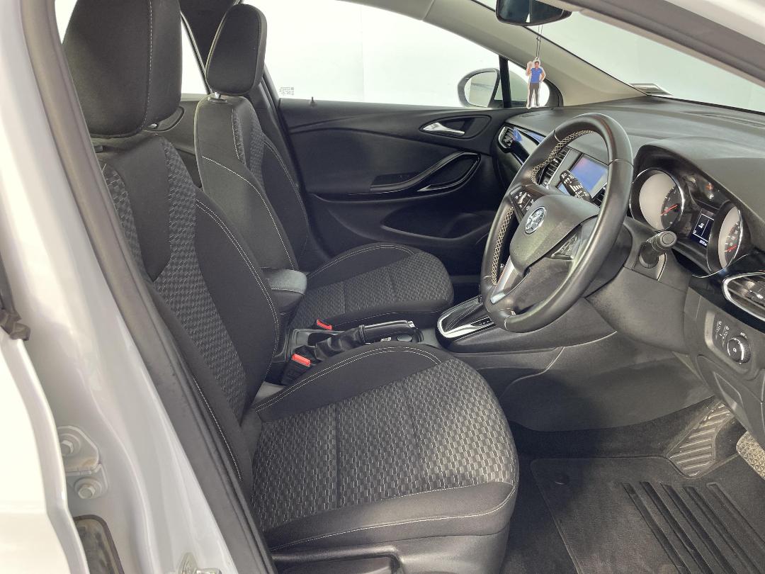 Photo '16' of Holden Astra Photo '16' of Holden Astra