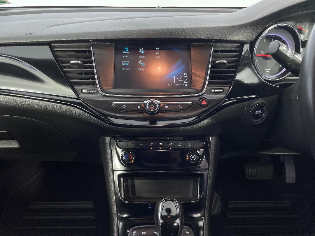 Photo '18' of Holden Astra Photo '18' of Holden Astra