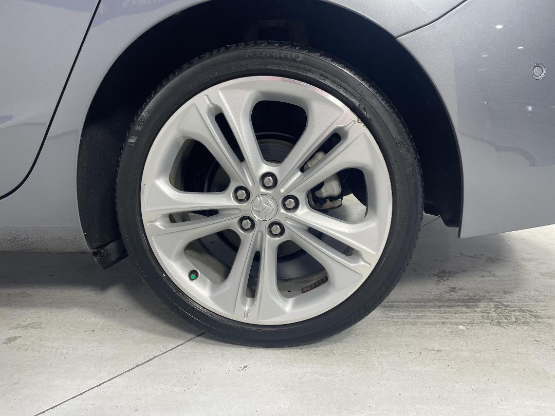 Photo '11' of Holden Astra