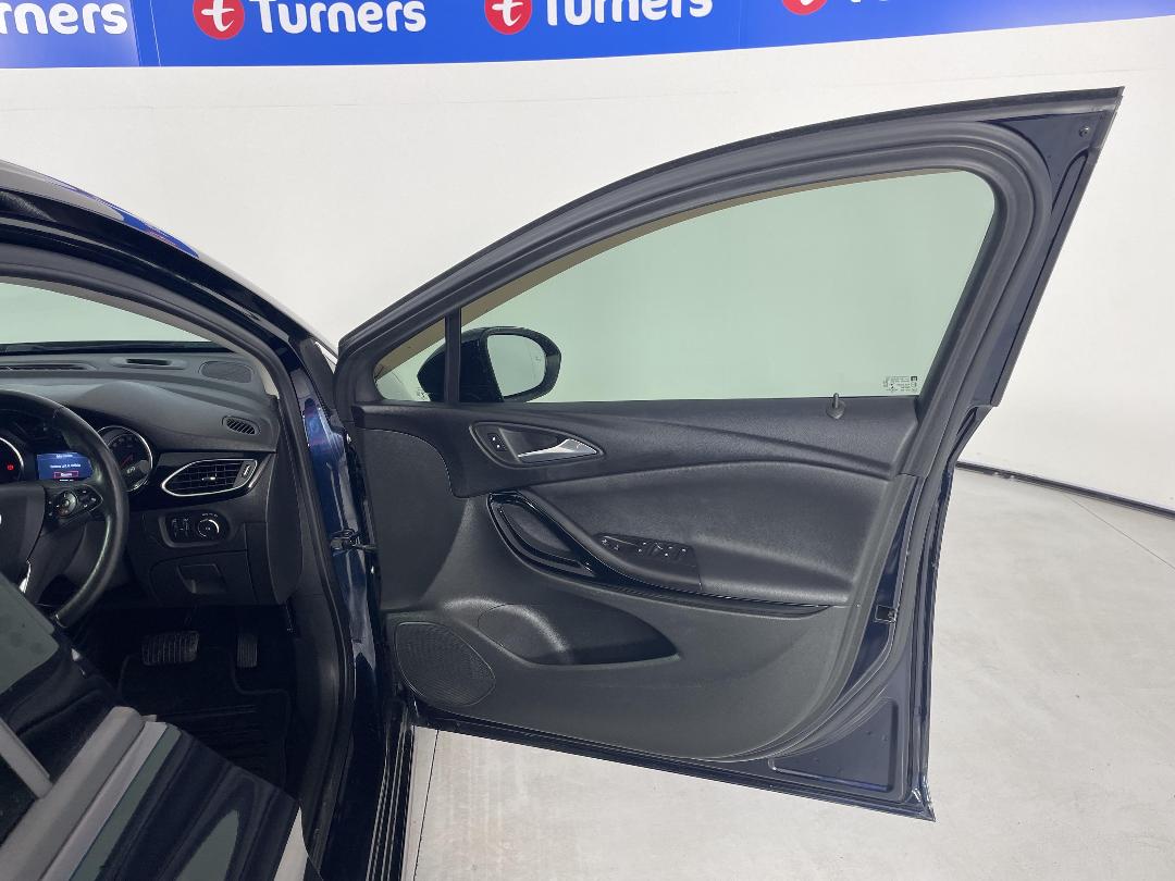 Photo '15' of Holden Astra